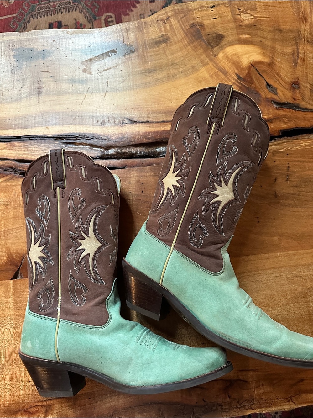 Ariat Black Rubber Boot Sole with Logo turquoise and brown - Picture 8 of 10